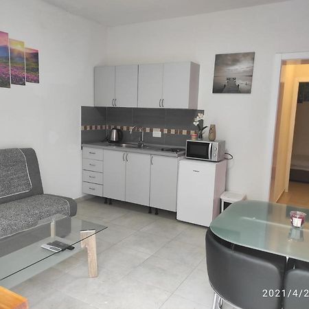 Apartmani Quattro Starigrad Paklenica Exteriör bild