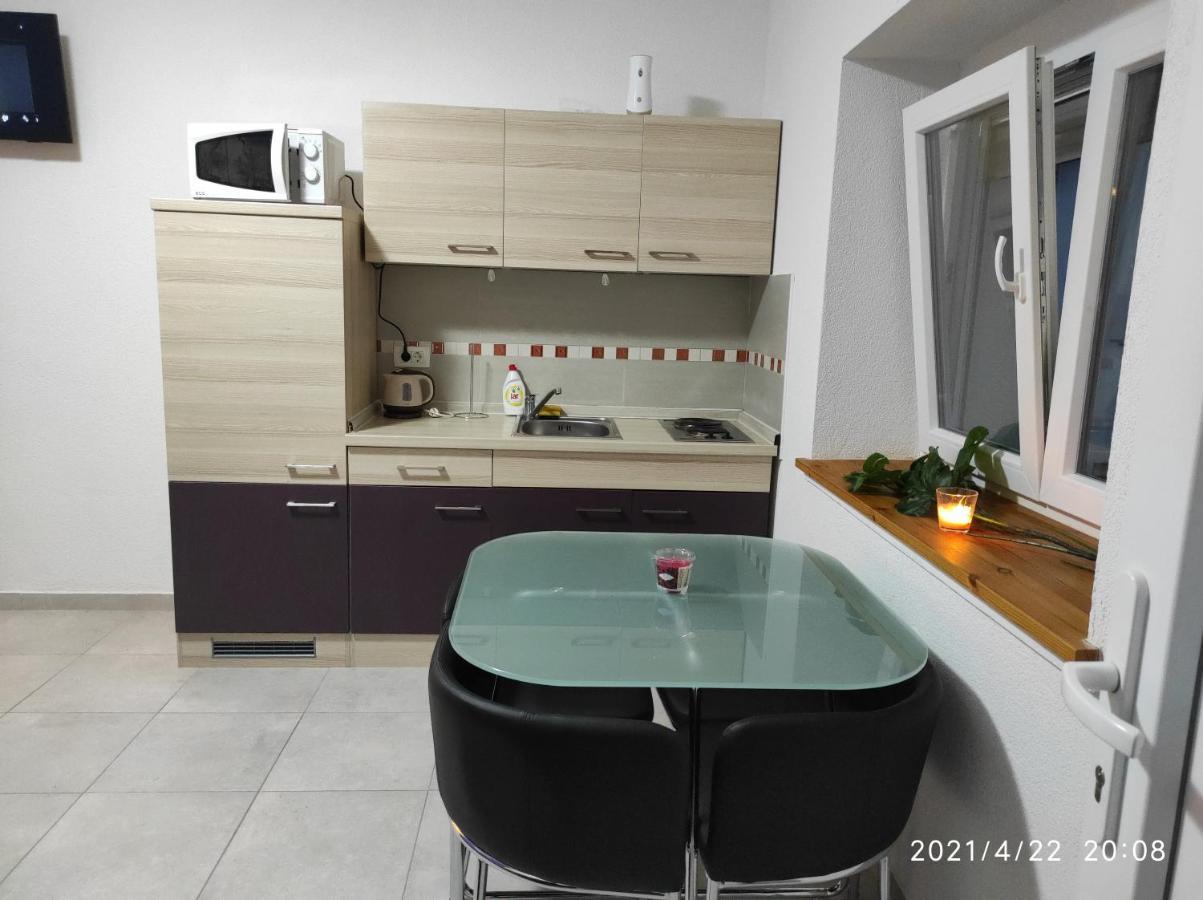 Apartmani Quattro Starigrad Paklenica Exteriör bild