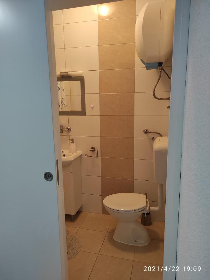 Apartmani Quattro Starigrad Paklenica Exteriör bild