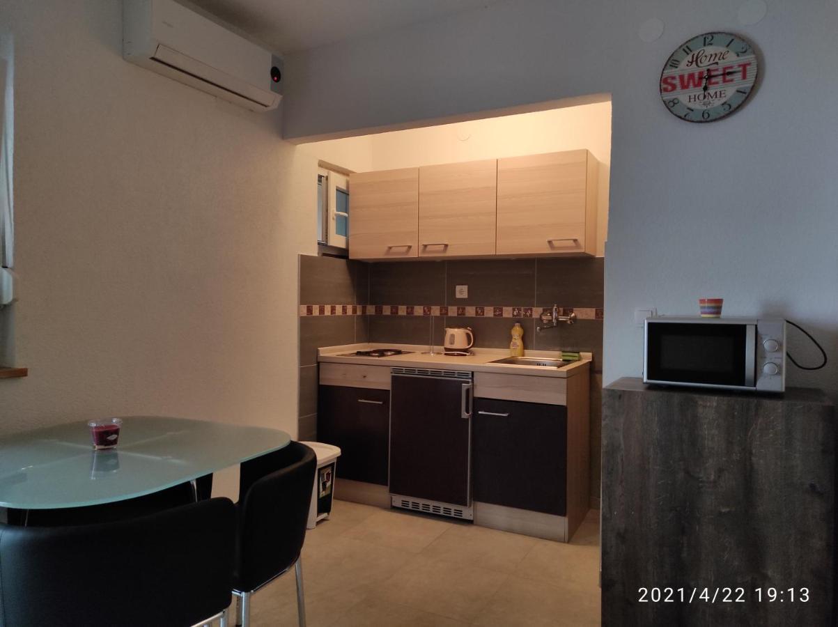 Apartmani Quattro Starigrad Paklenica Exteriör bild