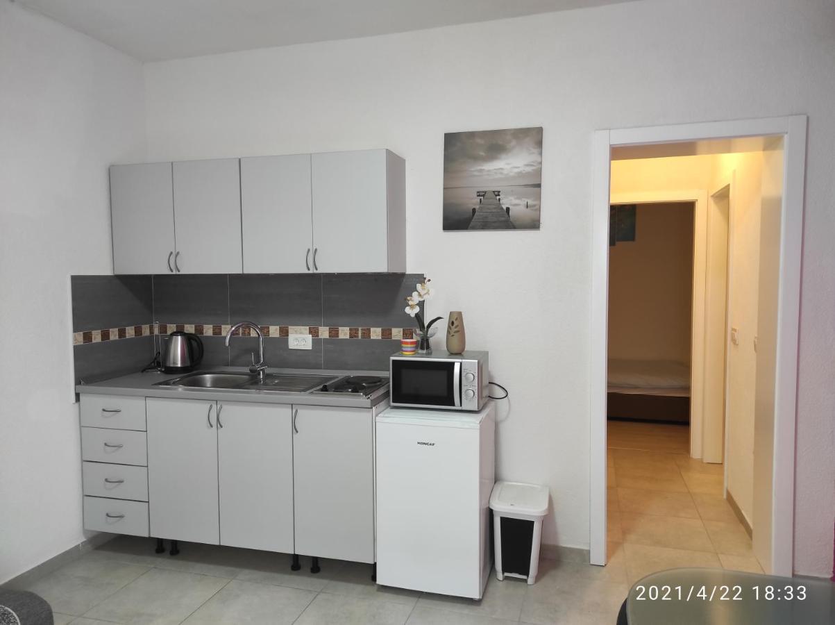 Apartmani Quattro Starigrad Paklenica Exteriör bild