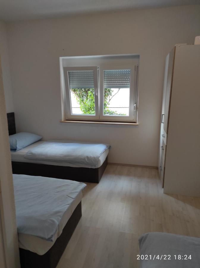 Apartmani Quattro Starigrad Paklenica Exteriör bild