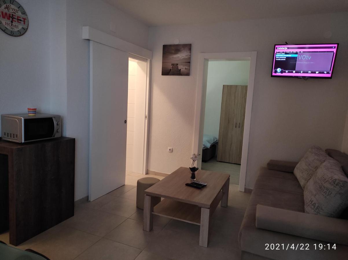Apartmani Quattro Starigrad Paklenica Exteriör bild