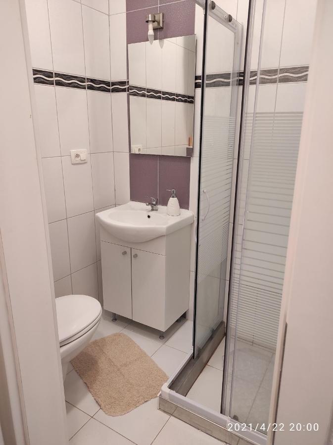 Apartmani Quattro Starigrad Paklenica Exteriör bild