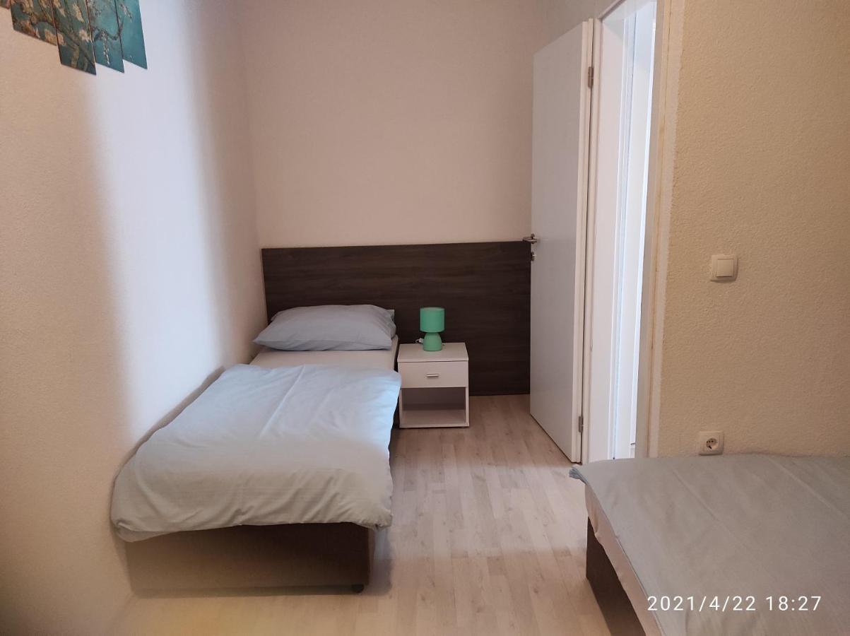 Apartmani Quattro Starigrad Paklenica Exteriör bild