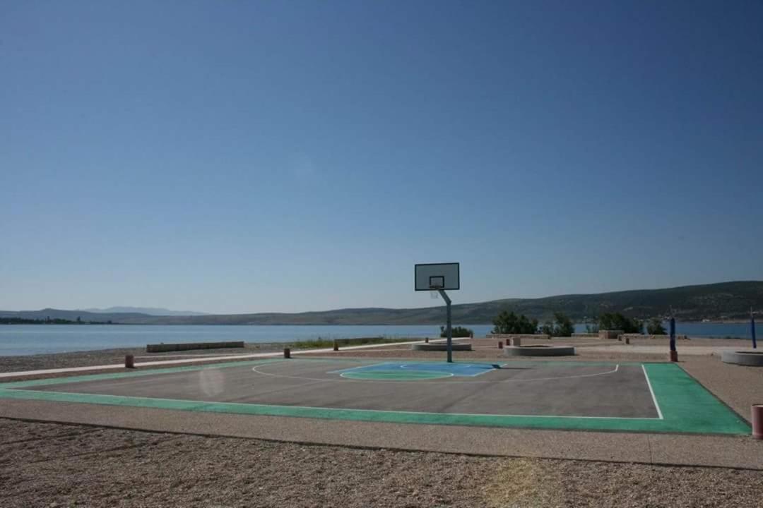 Apartmani Quattro Starigrad Paklenica Exteriör bild