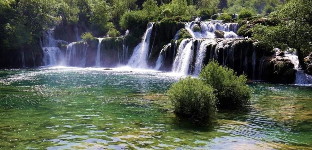 Apartmani Quattro Starigrad Paklenica Exteriör bild